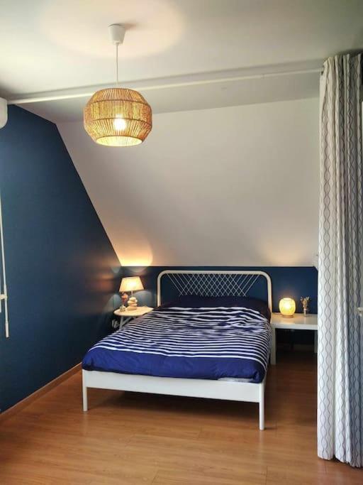 L Etablissement Gold Beach Propose 1 Hebergement , Maison 80M2 Avec Terrain 500M2, Parking Prive A 4 Min Du Port Artificiel D Arromanches, Services Accueil Personnalise, Lits Faits, Serviettes, Menage, Netflix, Wifi Ryes Exterior foto